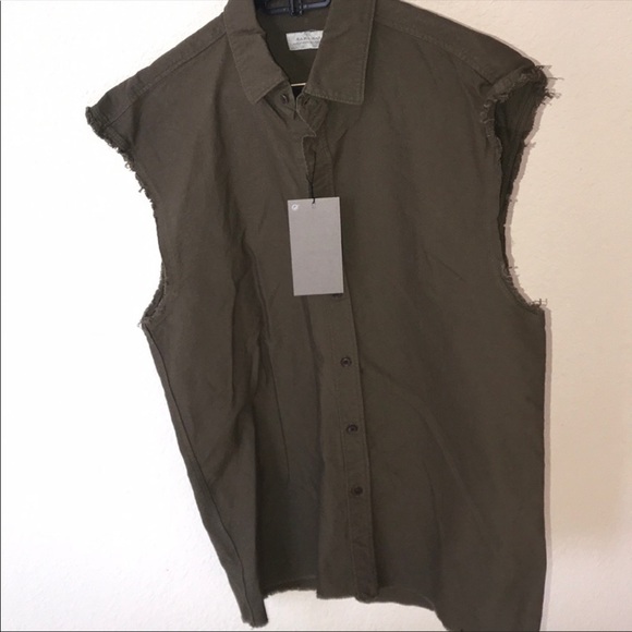 Zara Button Down Cut-Off Sleeveless shirt - Picture 2 of 2